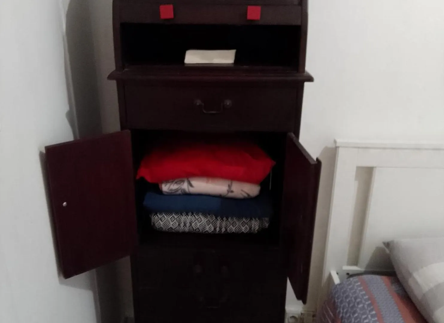 Guesthouse Familial Pour 1 A 5 Personnes De 42M2-Accessible Handic - Rez De Chaussee-Vues Sur Rue Et Patio Prive - Sejour,Chambre Separee,Cuisine,Salle De Bain,Lit Double Et 2 Canape-Lit - Entree De La Rue Berzelius-5 Minutes Du Metro Brochant-Ligne1 Paris France